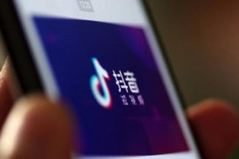 在抖音平台上，您可以享受到全天候的特惠服务，确保以最低价格下单购买所需业务。
