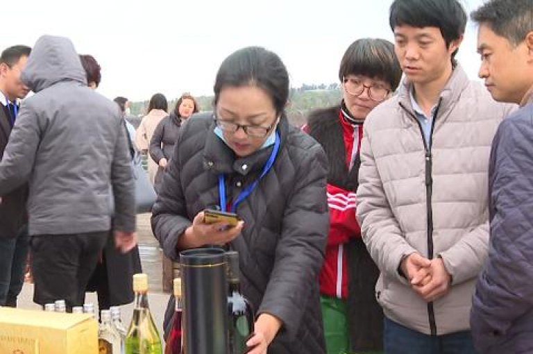 抖音点赞助手官方网站，微信朋友圈自动评论 - 在线自助服务 - 顶级的服务提供商 - 0.3元快速下单。