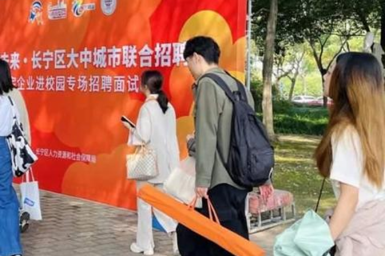 拼多多互助群2024年迎来了一系列创新变革，旨在提升用户体验和增强社群互动。