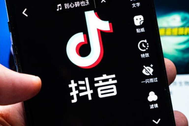 抖音作为流行的短视频分享平台，用户可以通过多种方式免费提升视频的播放量。
